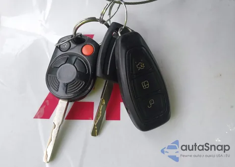 2013 Ford C-Max Hybrid Se z USA, uszkodzony, nr VIN 1FADP5AUXDL532555